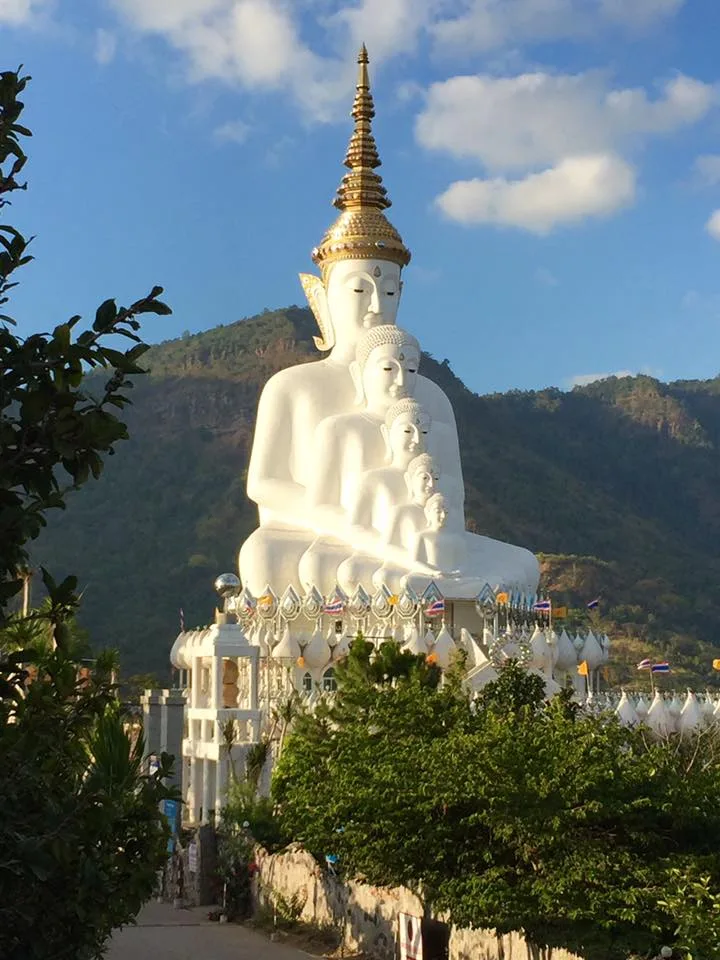 วัดพระธาตุผาซ่อนแก้ว
