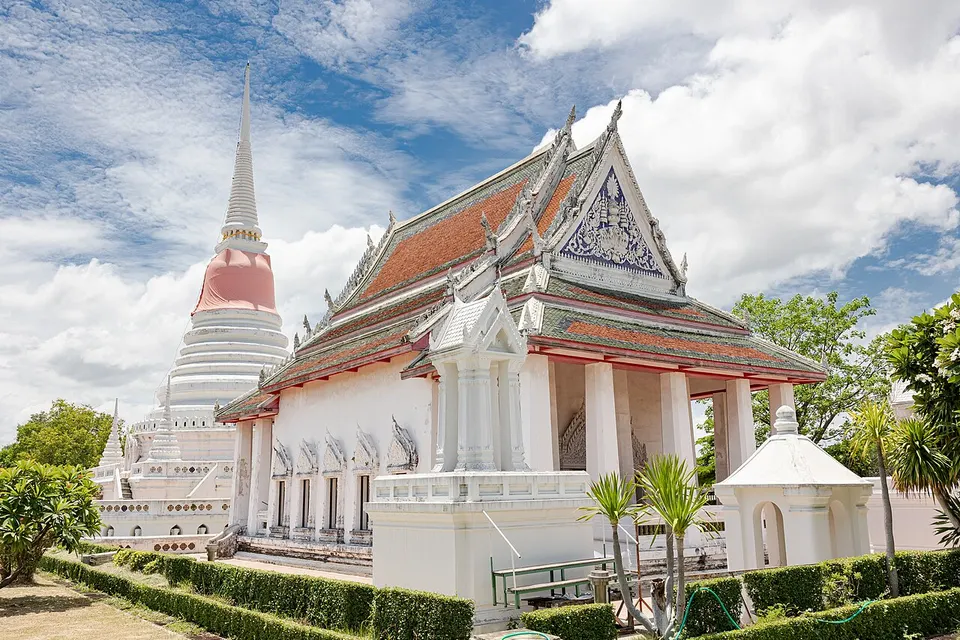 พระสมุทรเจดีย์ (พระเจดีย์กลางน้ำ)