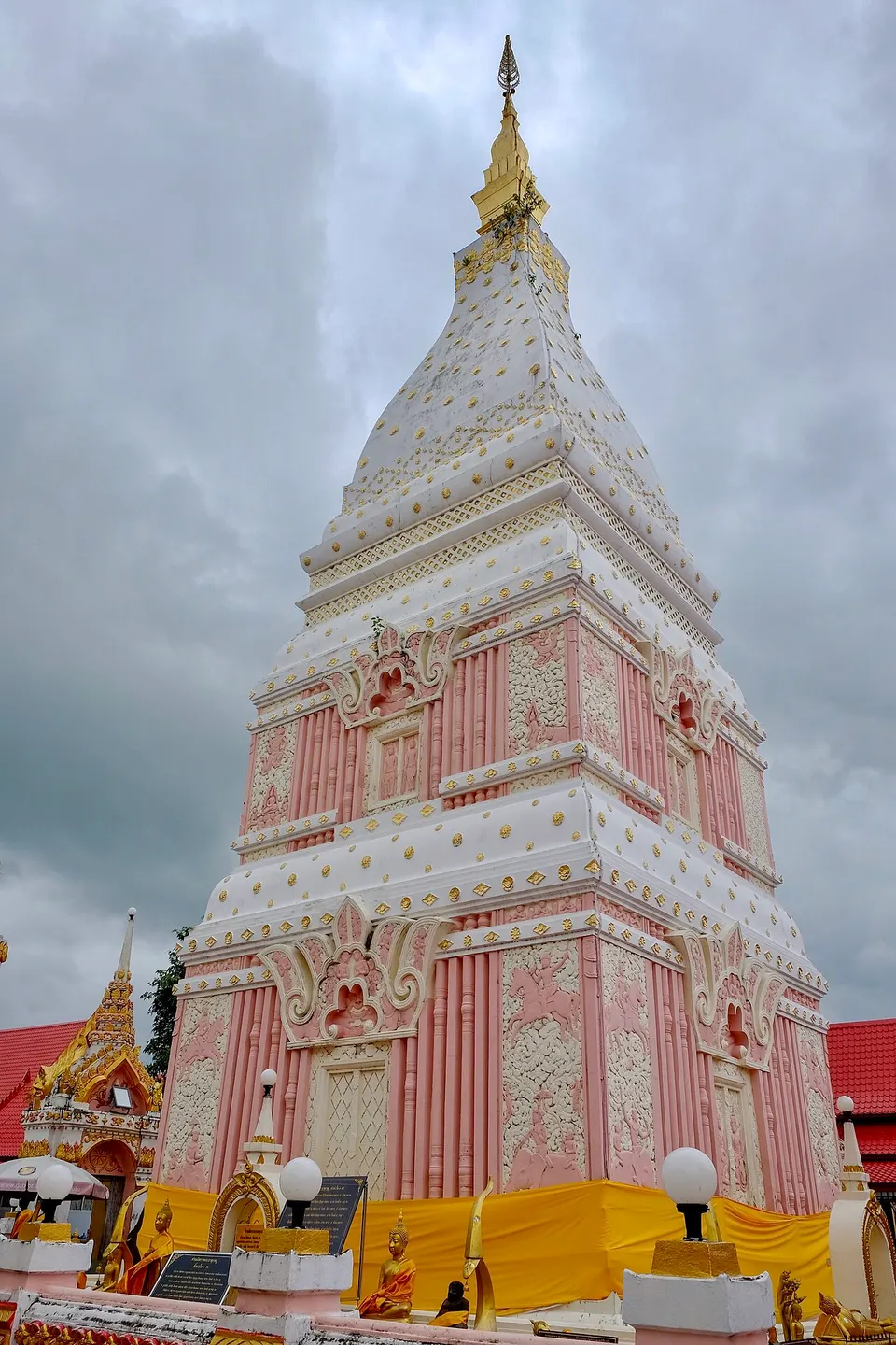 วัดพระธาตุเรณู (พระธาตุเรณูนคร)