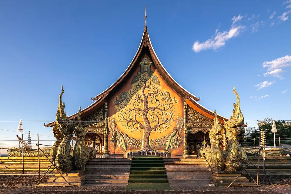 วัดสิรินธรวราราม (ภูพร้าว / วัดเรืองแสง)